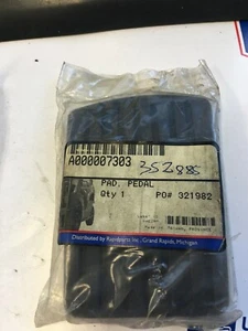 HY352885 Hyster 352885 Forklift Pedal Pad - Picture 1 of 2