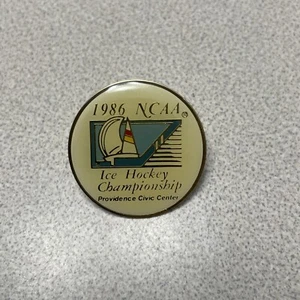 Vintage 1986 NCAA Ice Hockey Championship Providence Center Round Pin Ultra Rare - Picture 1 of 5