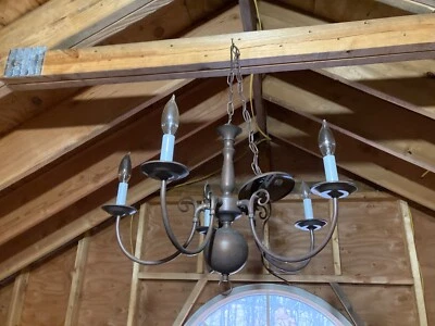 Candelabro pendurado no teto vintage cinco lâmpadas 22” x 17” acabamento bronze - Imagem 1 de 2