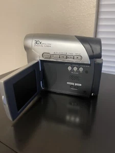 Videocamera MiniDV Samsung Digital Cam SC-D363 venduta così com'è solo per parti di ricambio - Foto 1 di 9