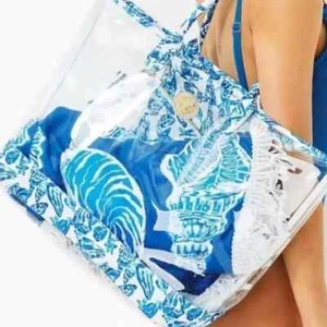 Lilly Pulitzer GWP Large Clear Tote Bag in Resort White Shell Collector - Picture 1 of 7