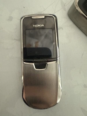 Nokia 8800 Titânio - Immagine 1 di 4