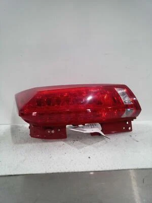 Conjunto de lanterna traseira direita usado serve: Cadillac Srx 2010 grau direito A - Imagem 1 de 4