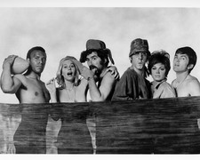 M.A.S.H. 1970 Sally Kellerman Elliott Gould Donald Sutherland Jo Ann Pflug 11x17