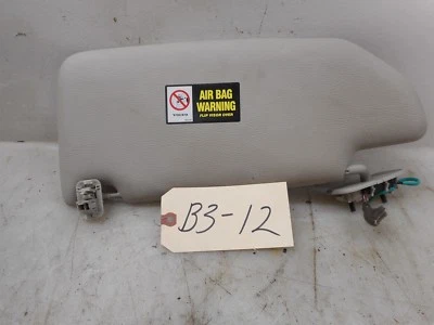 2002 VOLVO V70 ПРАВЫЙ/ПАССАЖИРСКИЙ СОЛНЦЕЗАЩИТНЫЙ КОЗЫРЕК С ЗАЖИМАМИ И ВИНТАМИ - Изображение 1 из 3