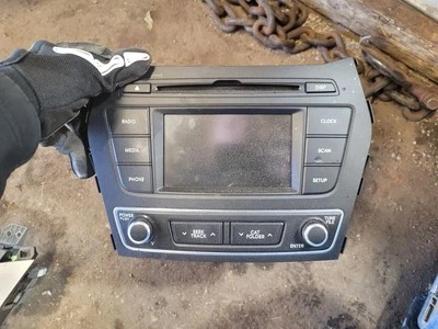 Equipo de audio Radio Mercado de Estados Unidos Receptor SWB Sport Se adapta a 17-18 SANTA FE 1907573 Foto 1 de 4