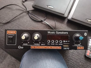 HIFI Stereo Verstärker mit 2 Lautsprecher - Bild 1 von 7