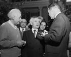 Albert Einstein And David Ben-Gurion Talking Reporters 1951 OLD PHOTO