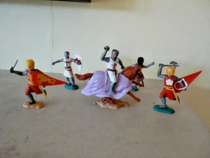 5 TIMPO TOYS CAVALIERI IN PLASTICA - Foto 1 di 10