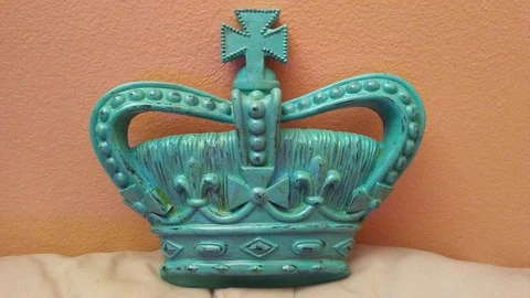 π CROWN WALL DECOR- KING- QUEEN- ROYALTY- CROWN π Cover