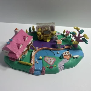 BlueBird Polly Pocket 1996 - Polly’s Magical Movin’ Pollyville Boutique - Figura - Imagen 1 de 8