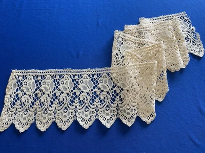 Ancienne dentelle genre guipure crème : 132 X 13 cm  ( L75) - Photo 1/2