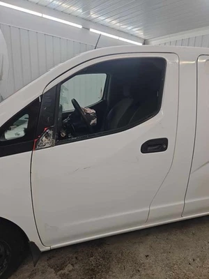 Used Front Left Door Assembly Front fits: 2014 Nissan Nv200 Cargo van electric F Foto 1 de 4