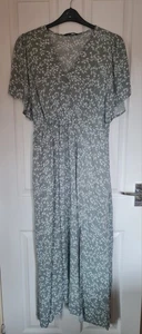 Bloomchic, Long green/white flowery pocket dress. Size - UK20 - Picture 1 of 1