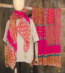 Damenschal Tuch Baumwolle 100x180 fuchsia bunt Quasten Blockprint Sarah & Sally