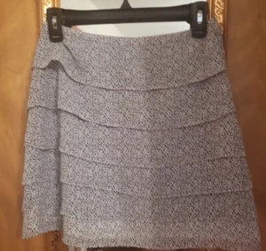 FALDA CON VOLANTES H&M TALLA 4 NEGRO BLANCO CAPA - Imagen 1 de 8