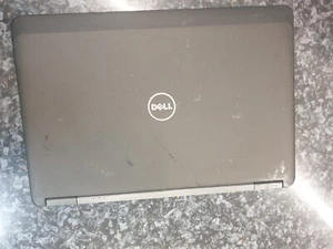 Portátil Dell Latitude E7240 13 pulgadas roto para piezas SIN alimentación Batería disco duro - Imagen 1 de 3