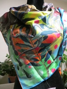 NWT CHRISTIAN LACROIX 100% SILK SCARF 90x90cm MADE IN ITALY - Picture 1 of 7