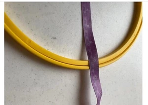 10 1/2" PLASTIC EMBROIDERY HOOP - Picture 1 of 2