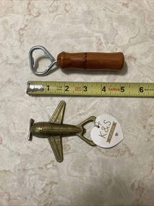 2 Vintage Flaschenöffner Kate Espe Flugzeug & Souvenir Seven Falls Holzgriff - Bild 1 von 11