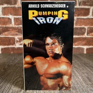 Pumping Iron VHS 1977 Documentary Arnold Schwarzenegger Brand New Factory SEALED - Bild 1 von 7