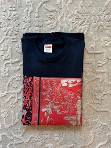 T-shirt manica lunga Supreme Saint Sebastian SS24 navy taglia L NUOVA SENZA ETICHETTE/BORSE - Foto 1 di 11