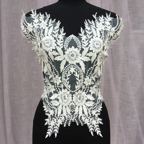 OFF WHITE Abito da sposa bianco sporco ricamo applique motivo grande bordo con perline