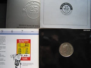 New Zealand 1992 Brilliant Uncirculated Five Dollar Coin blister pack - Picture 1 of 5