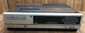 Vintage Sanyo Woodgrain Betacord VCR 4200 Beta Video Cassette Recorder Untested - Picture 1 of 9