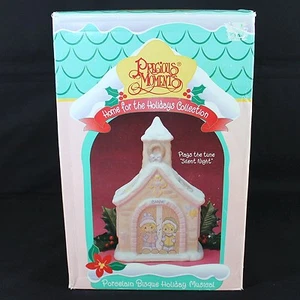 Precious Moments Chapel Home for the Holidays Musical House - Picture 1 of 7