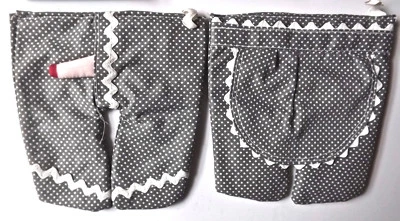 HIS & HERS POT HOLDERS - Image 1 of 3