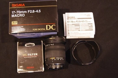 Sigma DC AF 17-70mm F/2.8-4.5 DC Macro Pentax Lens with Sigma DG UV Filter 72mm - Image 1 of 4