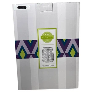 Scentsy Scaldacera Vetro Sirena Mosaico Iridescente Blu Verde Luminoso Night Lite - Foto 1 di 7