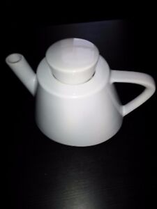 White Porcelain Teapot Large 6 Cup Modern Contemporary Geometric Design IKEA USA