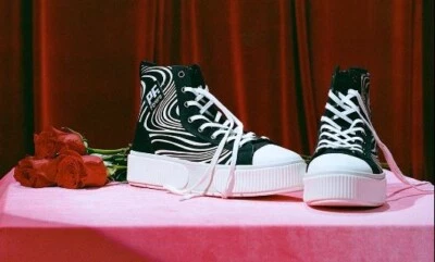 PF. FLYERS LET IT FLOW ALLSTON X CHILLHOUSE HI TOP | ZAPATILLAS DE LONA UNISEX Foto 1 de 4