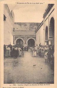 Judaica - MOROCCO - FEZ Fez - Jewish refugees at the entrances to the Sultan's P - Picture 1 of 2