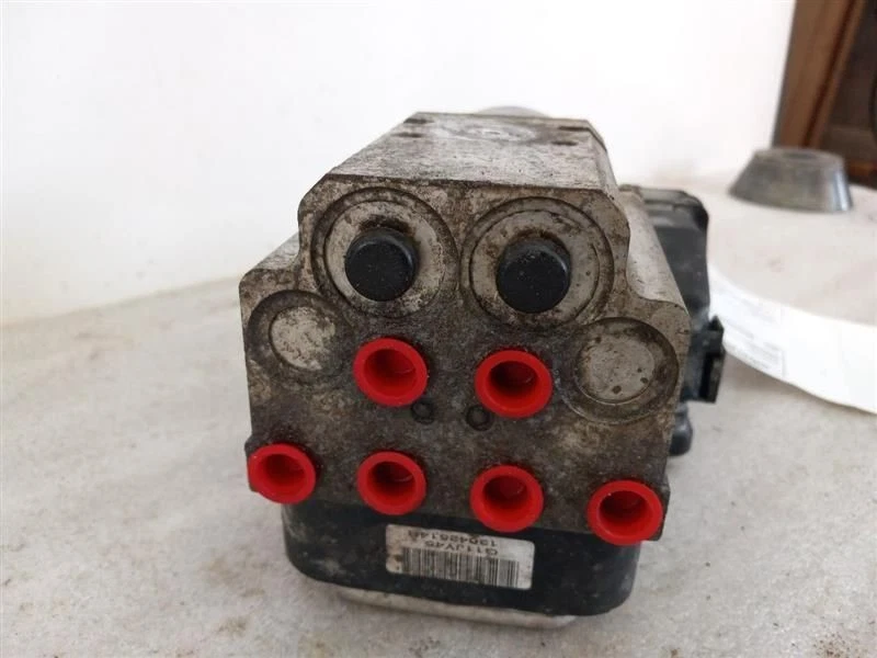 Módulo de control de bomba ABS GMC Yukon 2004-2006 OEM Foto 1 de 4
