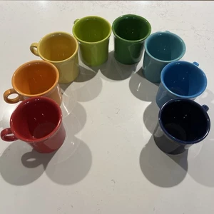 Tazze FIESTAWARE mai usate manico O-Ring HLC (set di 8 tazze) 10 oz USA - Foto 1 di 6