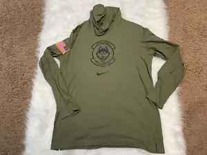 Nike UConn Huskies Size Large Green Military Appreciation Lightweight Hoodie - Picture 1 of 6