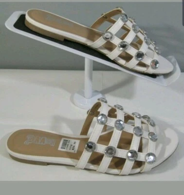 Novas sandálias planas de couro branco Brash strass tamanho 11 - Imagem 1 de 4