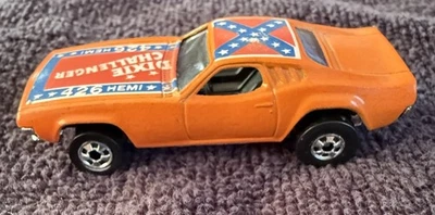 De colección Hot Wheels 1970 Dixie Challenger 426 Hemi Flag General Lee Dukes Hazard Foto 1 de 4