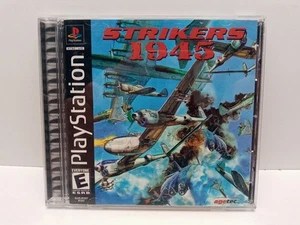 Strikers 1945 (PlayStation 1) PS1 Completo CIB con Tarjeta de Registro Luz Arañazo - Imagen 1 de 8