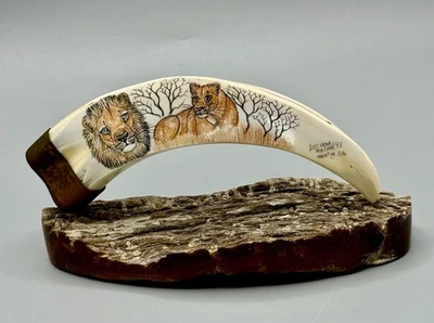⭕️ PAREJA LEÓN COLMILLO ESTILO SCRIMSHAW GRABADO A MANO POR LUCIANA MASINA 1998 S.A. Foto 1 de 4