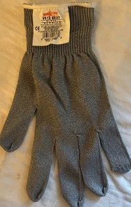 Whizard VS13 Gray /white Glove With Metal Mess And 2” Cuff - Size Large - (1) - Picture 1 of 3