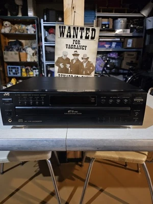 JVC XL-F252 COMPACT DISC AUTOMATIC CHANGER 5 DISC PLAY & EXCHANGE SYSTEM WORKING - Image 1 of 4