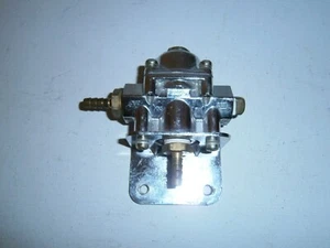 Holley Chrome Fuel Regulator with brass fittings-fuel line nipples-Mount Bracket - Picture 1 of 2
