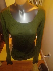 Free Kisses Dark Olive Green Long Sleeve Shirt Size Medium New with Tag - Picture 1 of 4