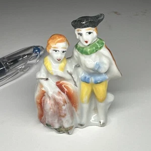Statuine porcellana vittoriana uomo donna made in Giappone occupato - Foto 1 di 3