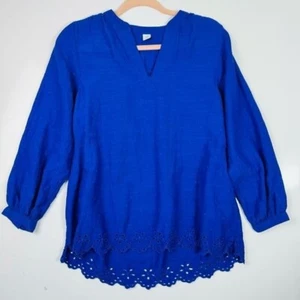 Old Navy Floral Eyelet Scalloped Hem Embroidered Dot Top Size XS - Picture 1 of 11
