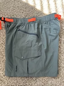 Patagonia Women's Outdoor Everyday 4" Shorts Nouveau Green Size XS Hiking - Picture 1 of 13